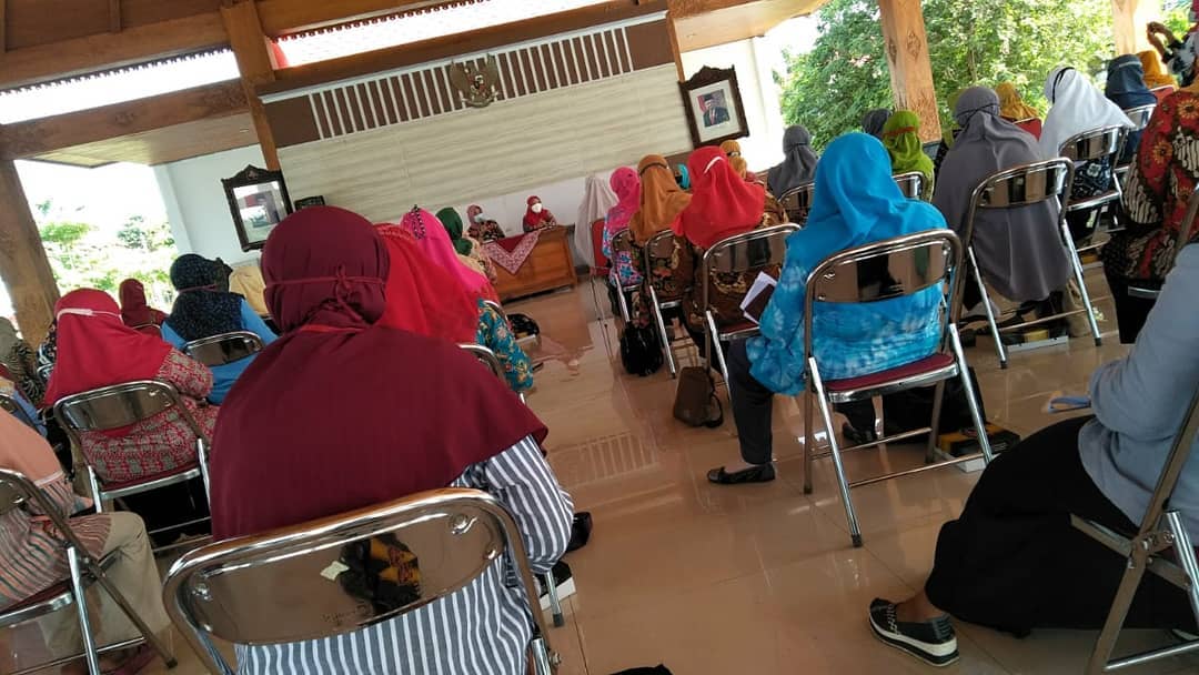Pelatihan Pembuatan Sabun dan Lilin dari Minyak Jlantah